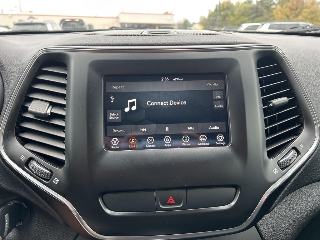 used 2019 Jeep Cherokee car, priced at $13,995