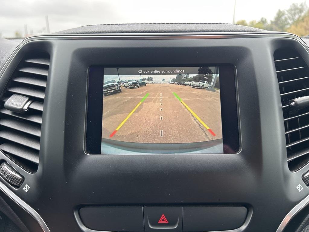 used 2019 Jeep Cherokee car, priced at $13,995