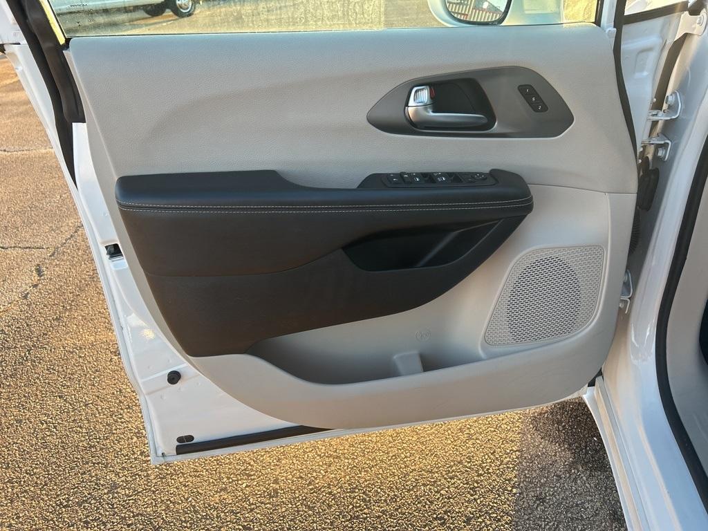 used 2022 Chrysler Pacifica car, priced at $21,995