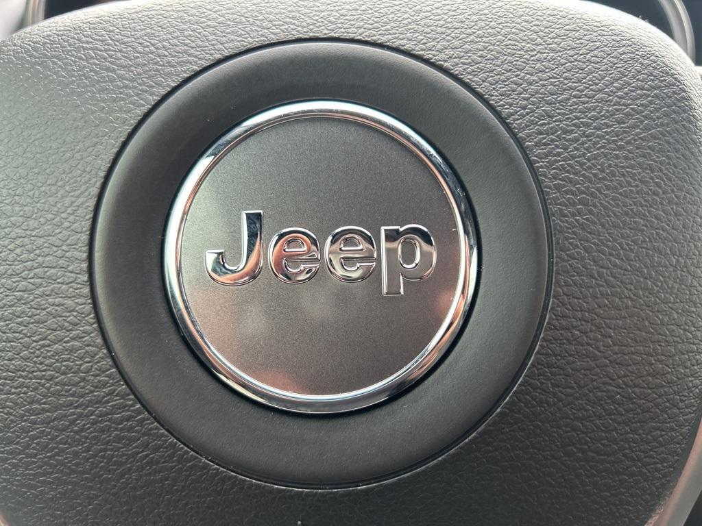 used 2021 Jeep Grand Cherokee car, priced at $25,995