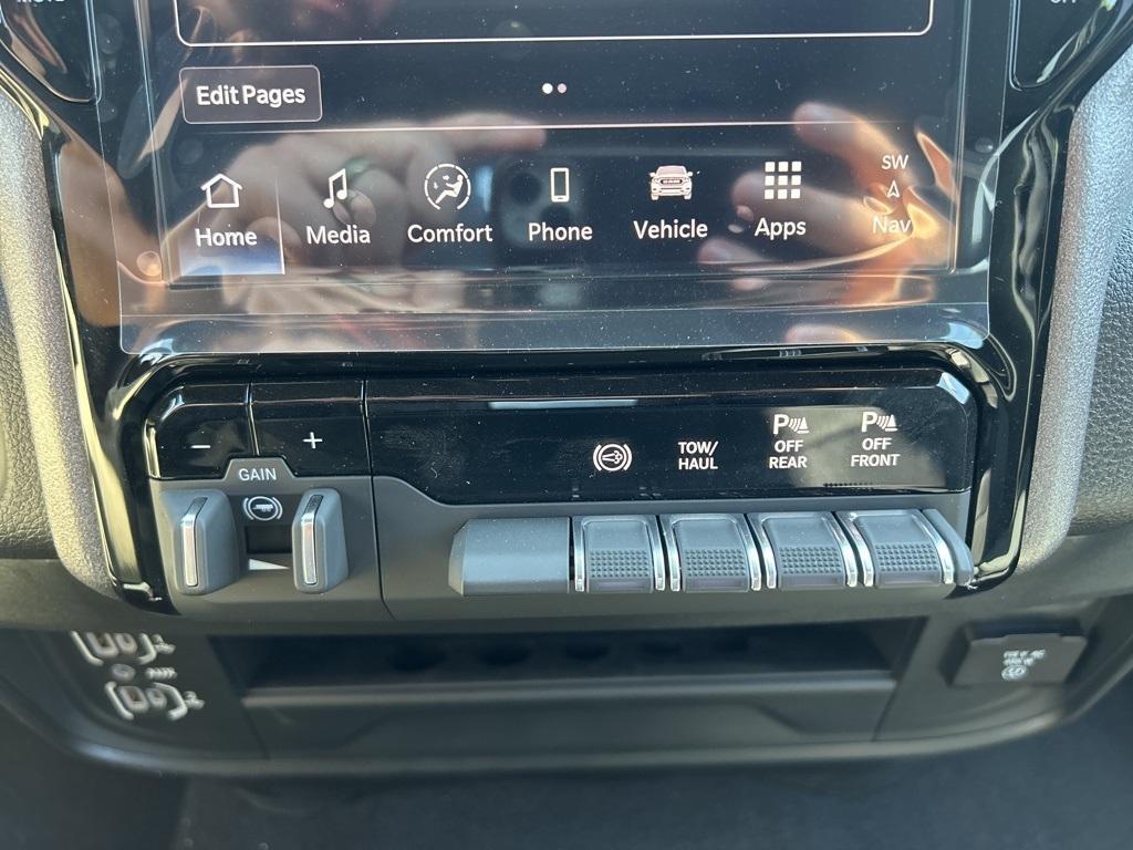new 2025 Ram 2500 car, priced at $70,095