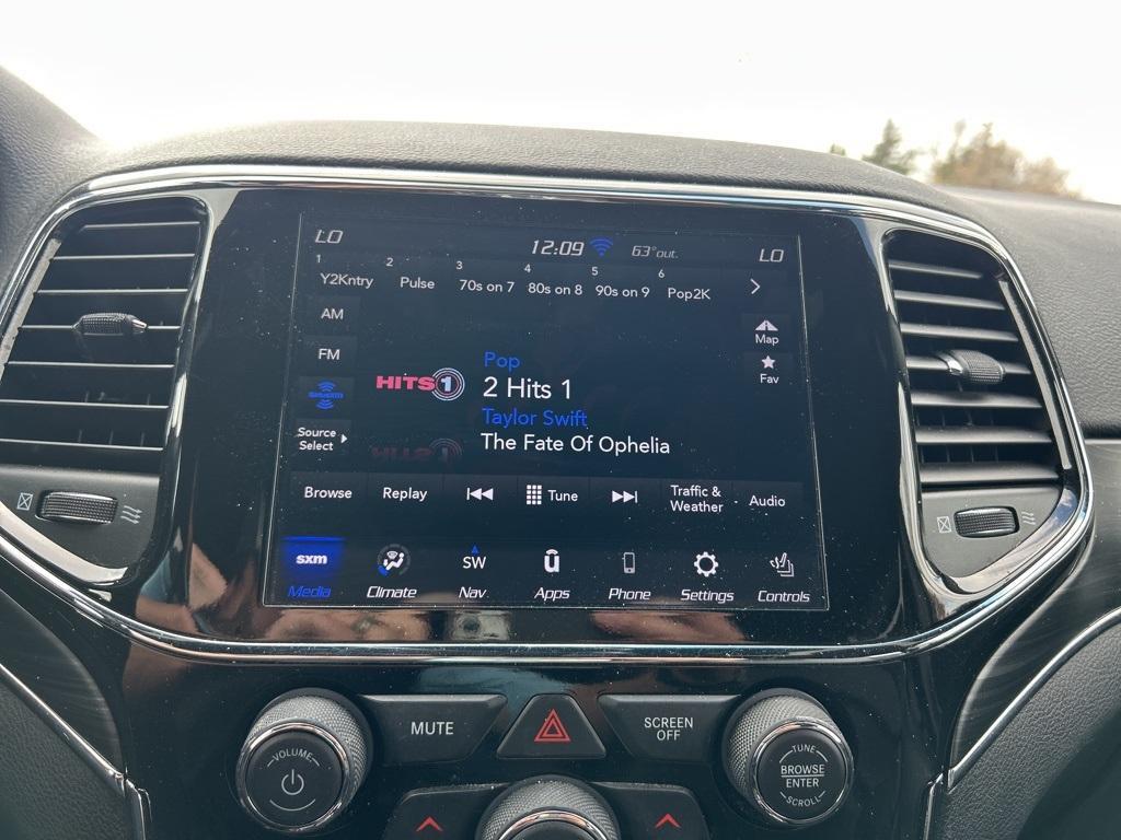 used 2021 Jeep Grand Cherokee car, priced at $25,527