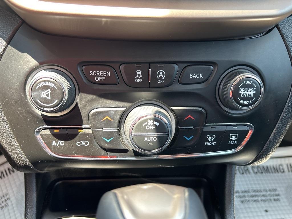 used 2018 Jeep Cherokee car, priced at $19,995