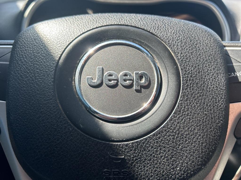 used 2014 Jeep Cherokee car, priced at $9,995