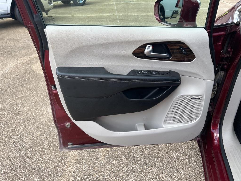 used 2022 Chrysler Pacifica car, priced at $23,995