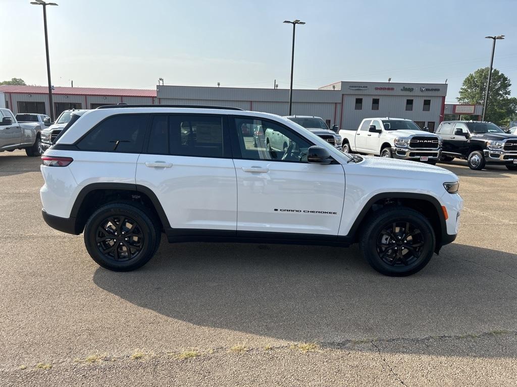 new 2024 Jeep Grand Cherokee car, priced at $46,435