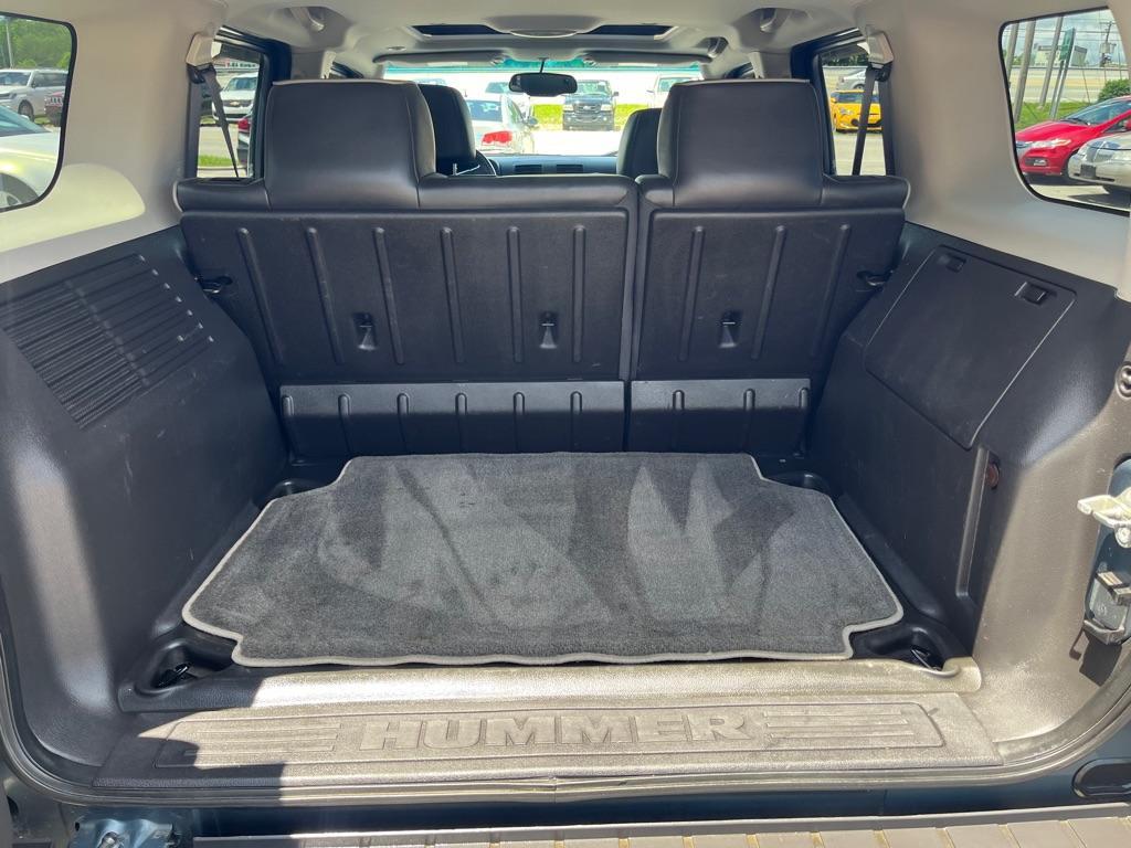 used 2006 Hummer H3 car, priced at $9,999