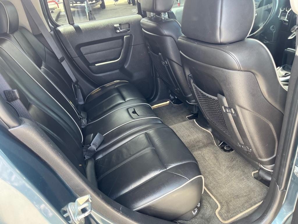 used 2006 Hummer H3 car, priced at $9,999