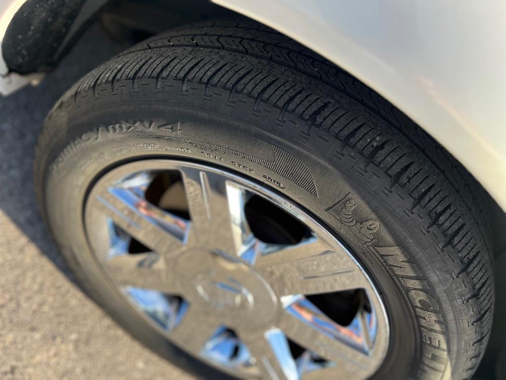 used 2007 Cadillac DTS car, priced at $7,999