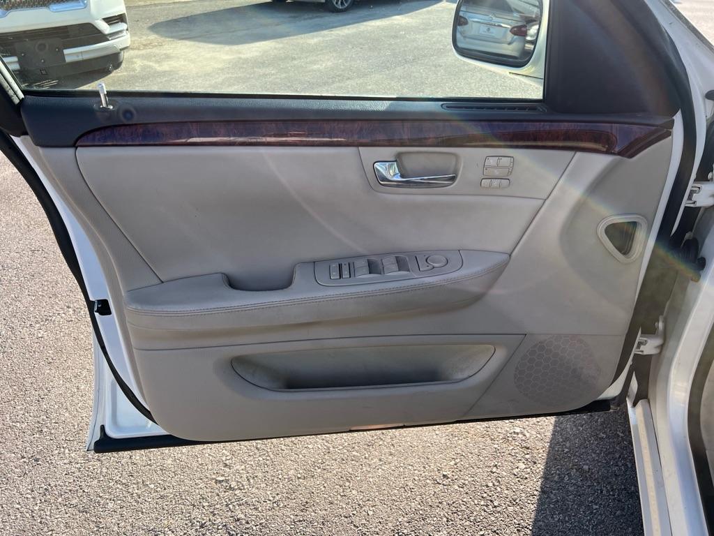 used 2007 Cadillac DTS car, priced at $7,999
