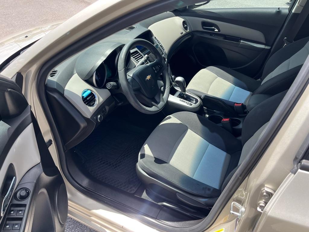 used 2014 Chevrolet Cruze car, priced at $9,999