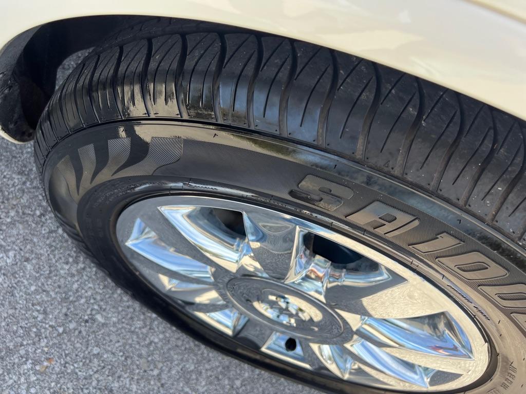used 2015 Buick Enclave car, priced at $9,999