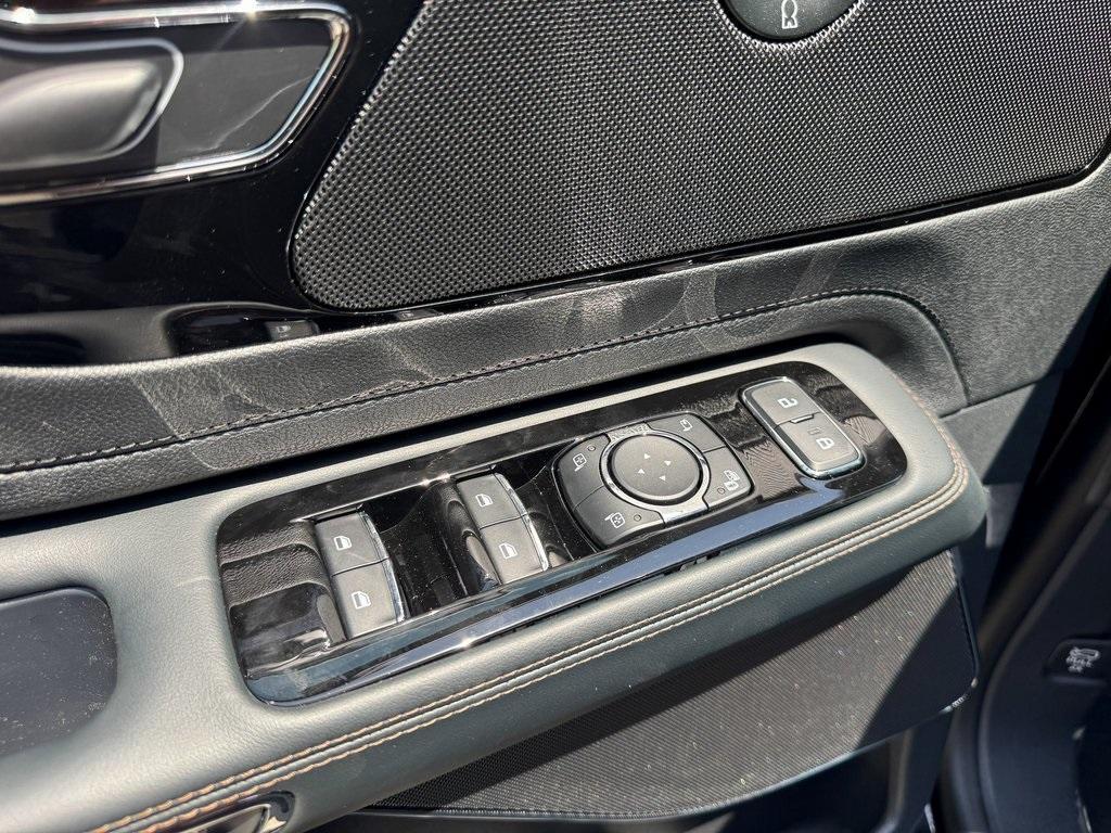 new 2025 Lincoln Aviator car, priced at $67,998