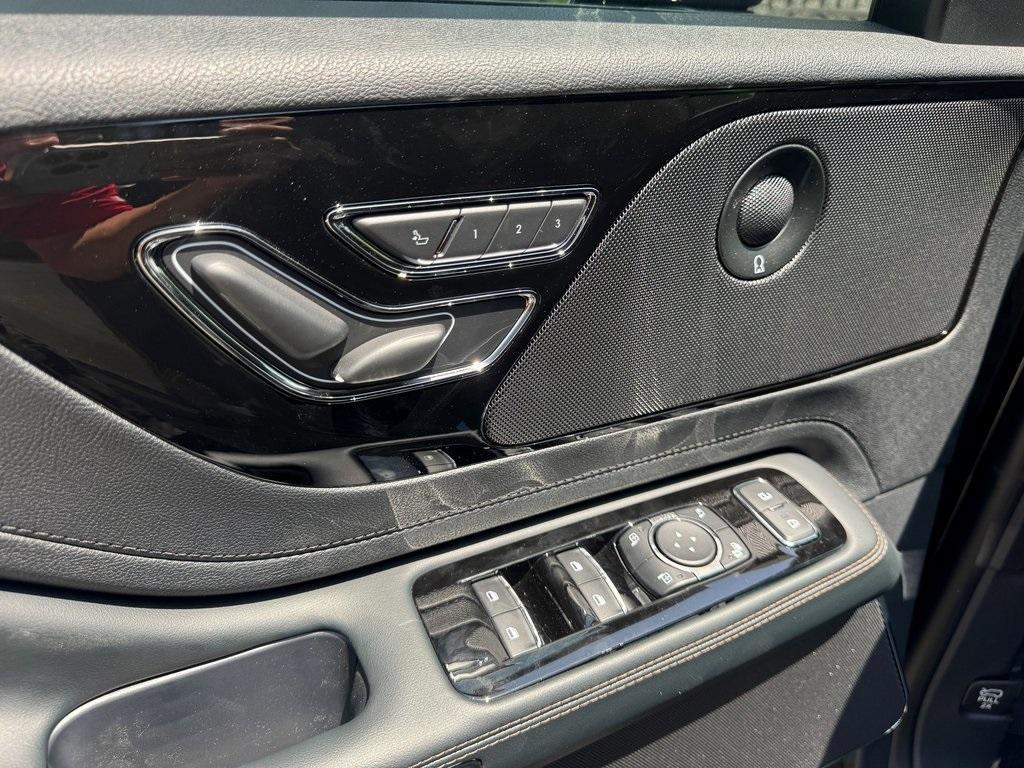 new 2025 Lincoln Aviator car, priced at $67,998