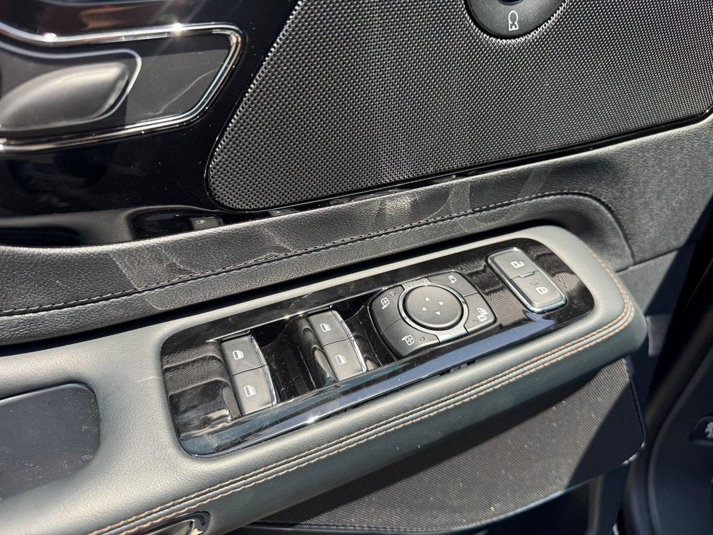 new 2025 Lincoln Aviator car, priced at $67,998