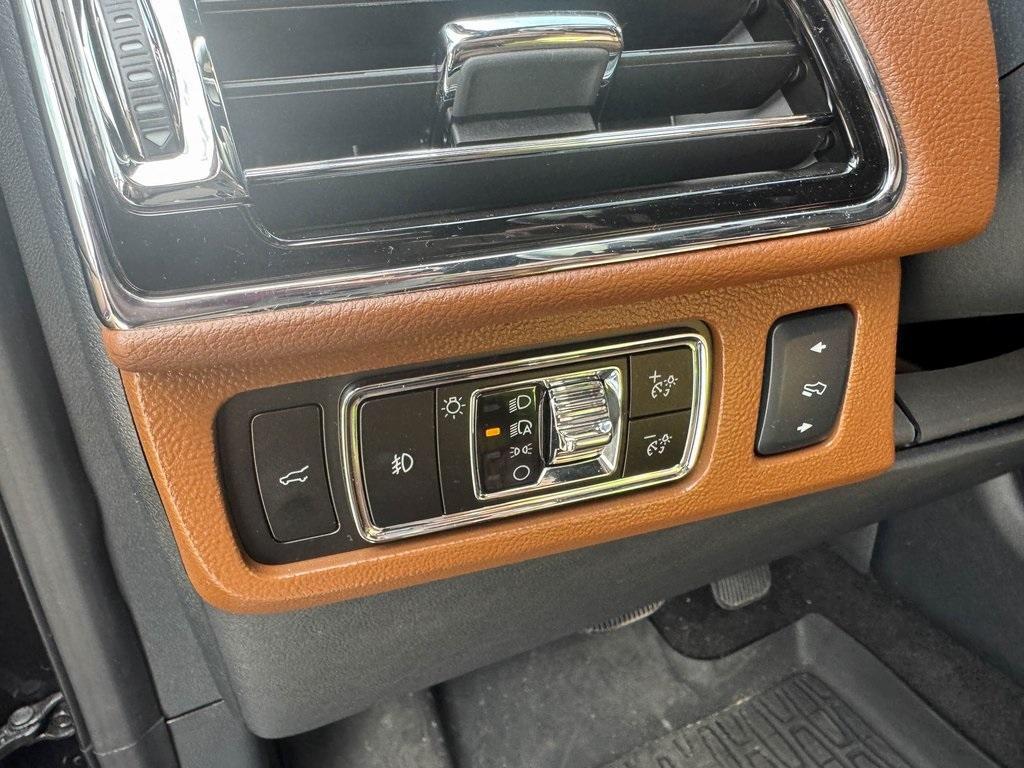 used 2024 Lincoln Navigator car, priced at $73,968