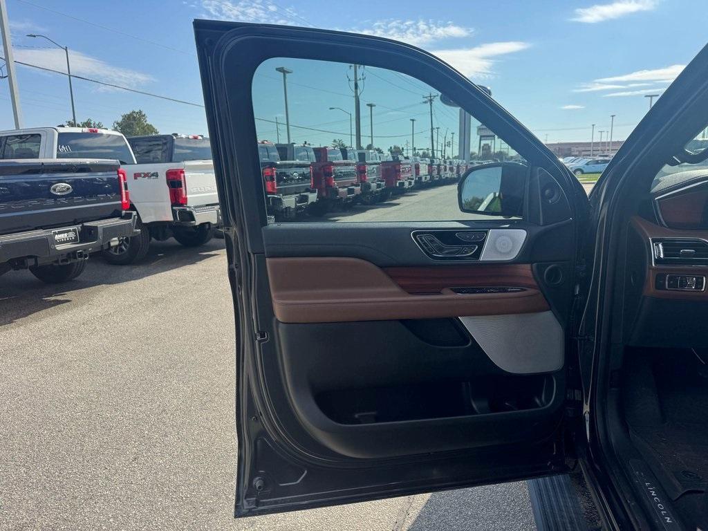used 2024 Lincoln Navigator car, priced at $73,968