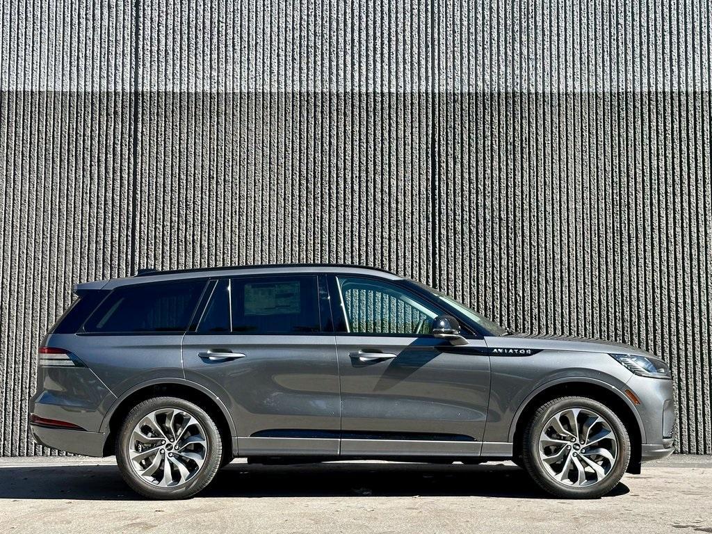 new 2025 Lincoln Aviator car, priced at $67,714