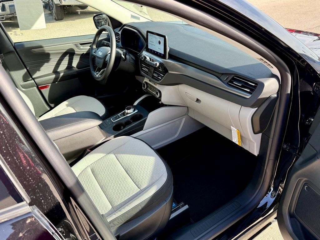 new 2025 Ford Escape car, priced at $28,879