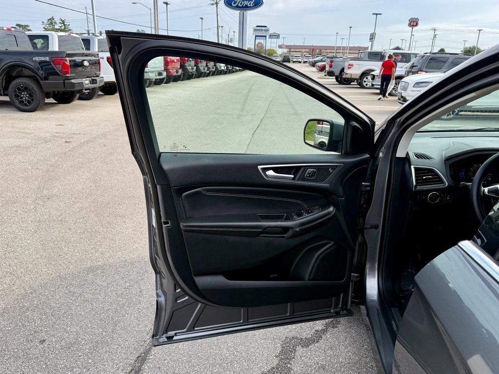 used 2024 Ford Edge car, priced at $28,934