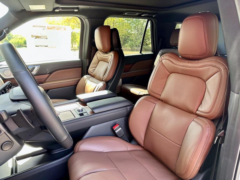 new 2024 Lincoln Navigator car, priced at $102,792