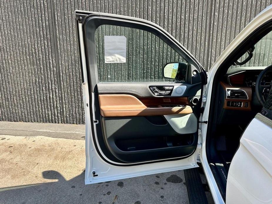 new 2024 Lincoln Navigator car, priced at $102,792