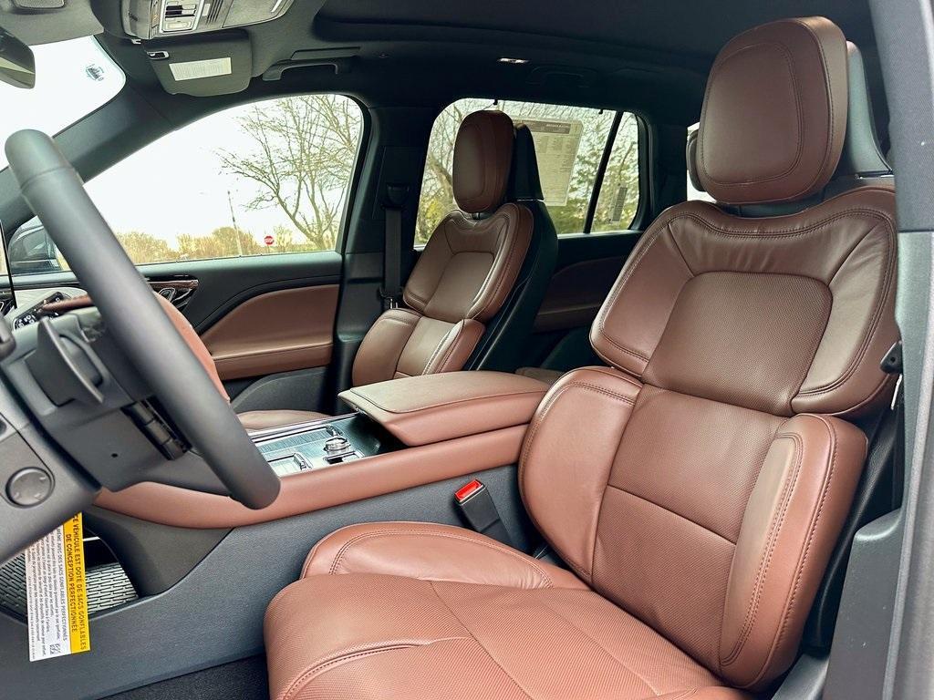 new 2025 Lincoln Aviator car, priced at $75,509