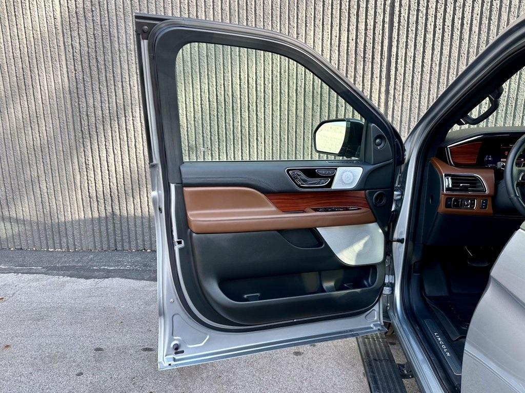 new 2024 Lincoln Navigator car, priced at $96,893