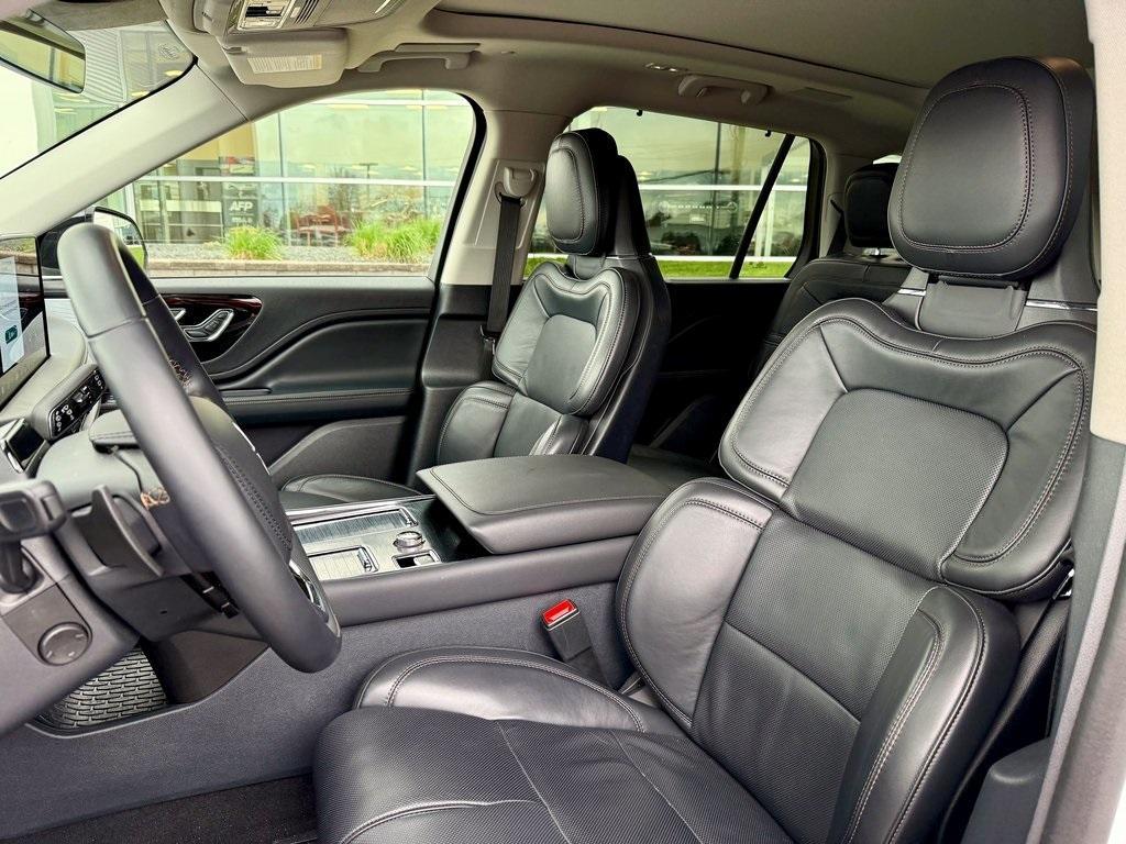 used 2025 Lincoln Aviator car, priced at $70,838