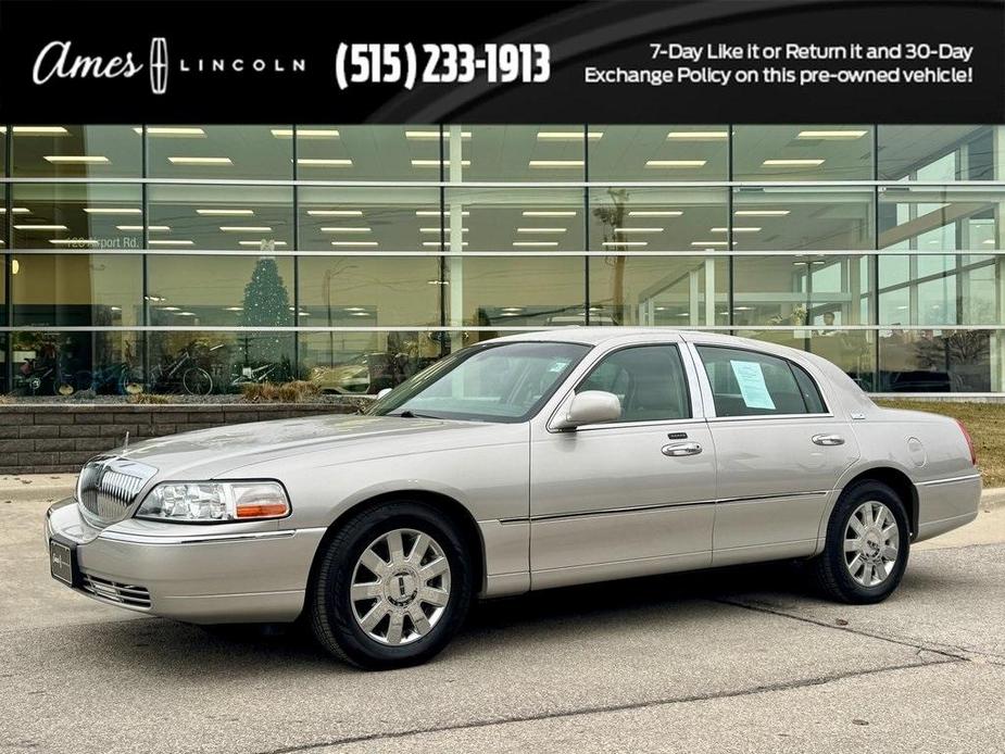 used 2005 Lincoln Town Car car, priced at $9,968