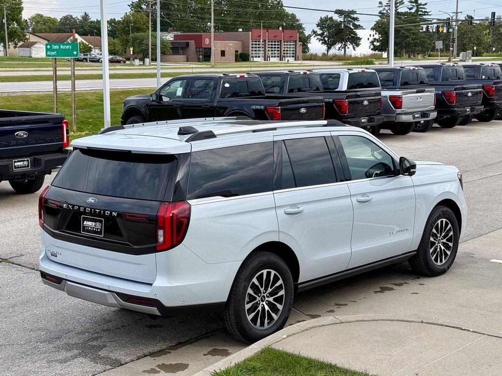 new 2025 Ford Expedition car, priced at $75,942