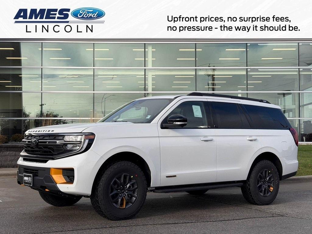 new 2025 Ford Expedition car, priced at $84,127