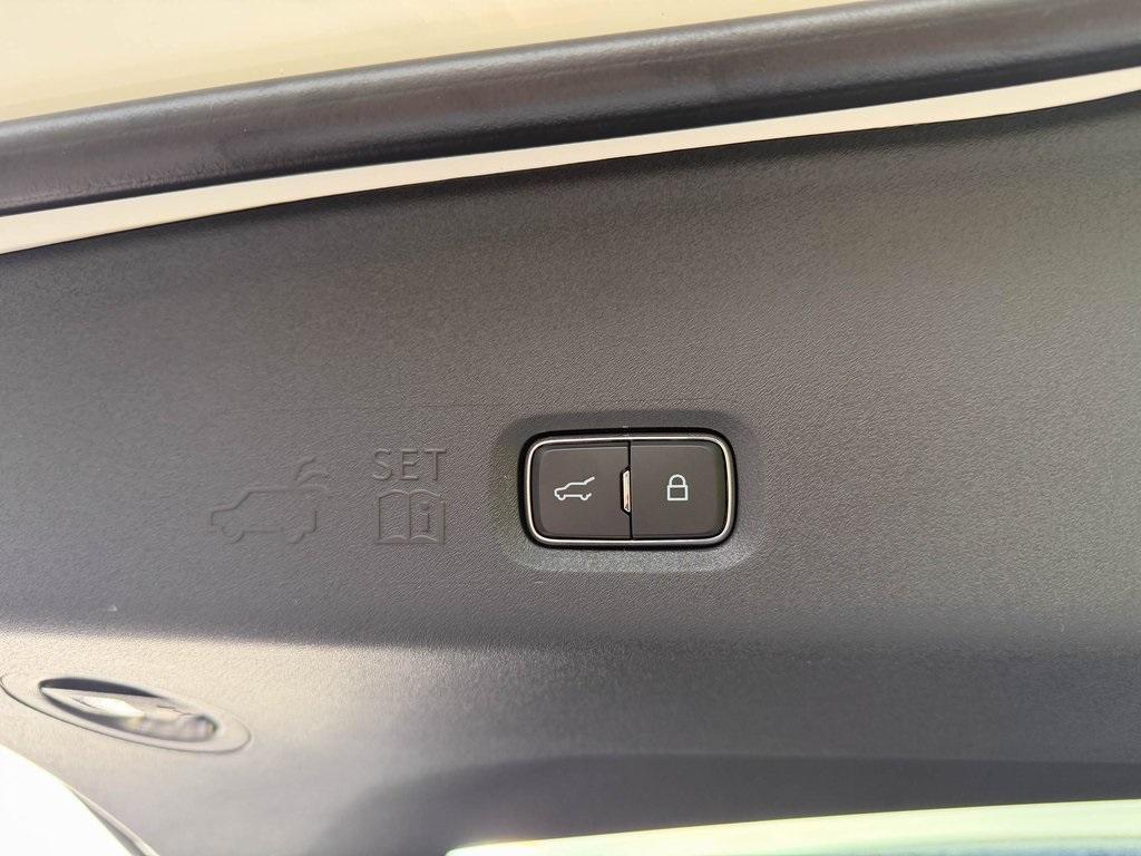 new 2025 Ford Expedition car, priced at $84,127