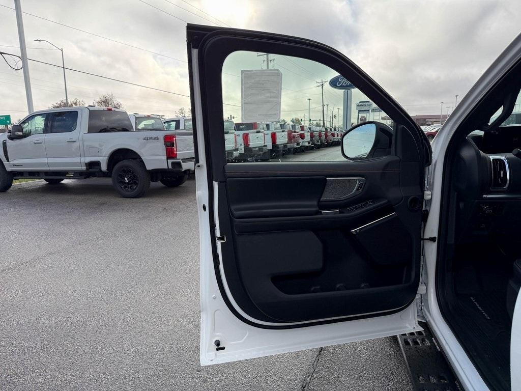 new 2025 Ford Expedition car, priced at $84,127