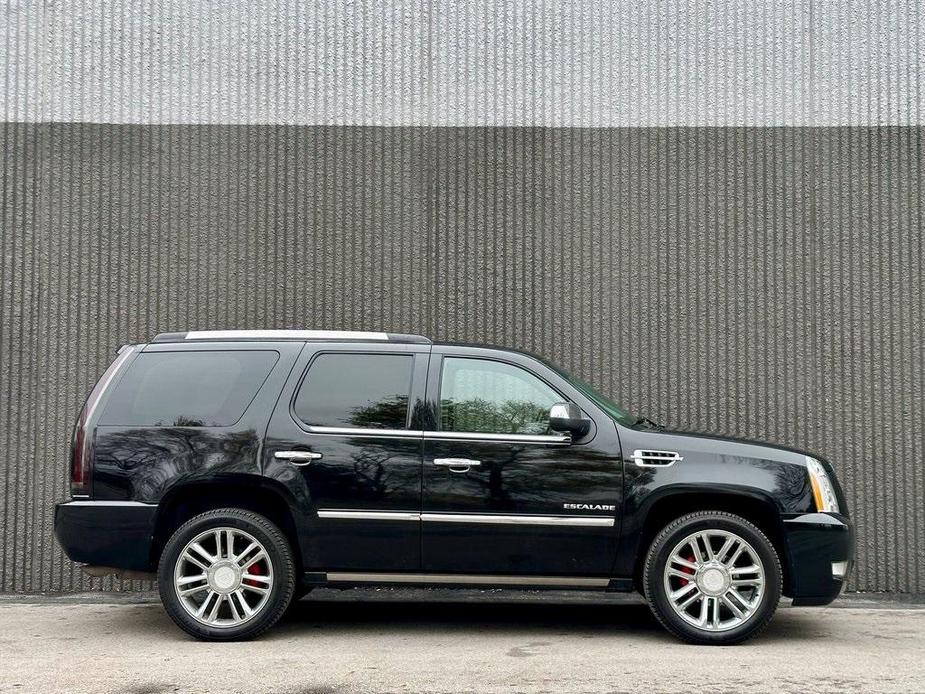 used 2012 Cadillac Escalade car, priced at $15,868