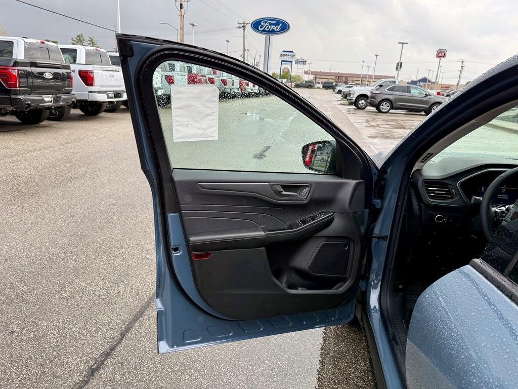 new 2025 Ford Escape car, priced at $29,875