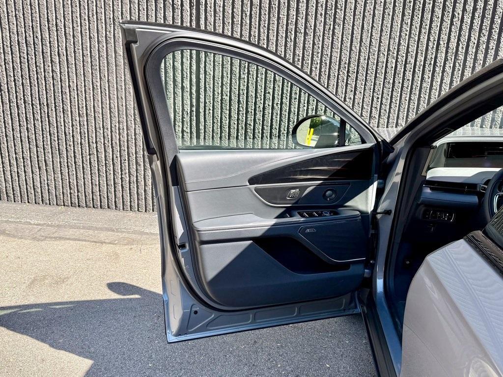new 2025 Lincoln Nautilus car, priced at $61,896