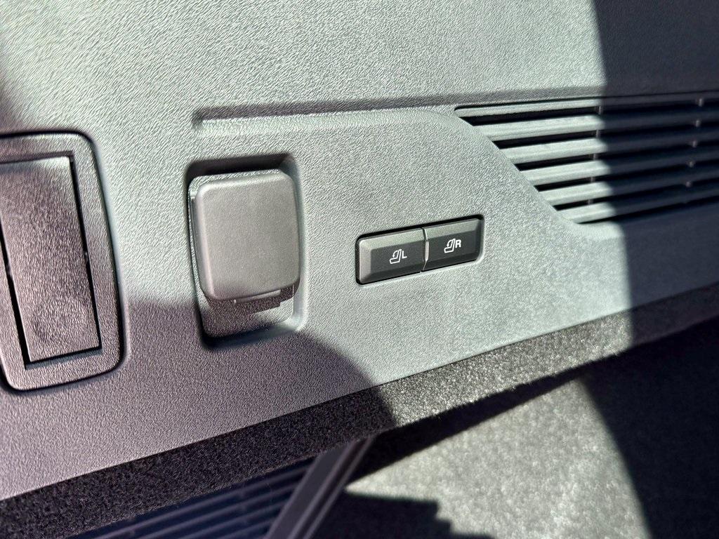 new 2025 Lincoln Nautilus car, priced at $61,896