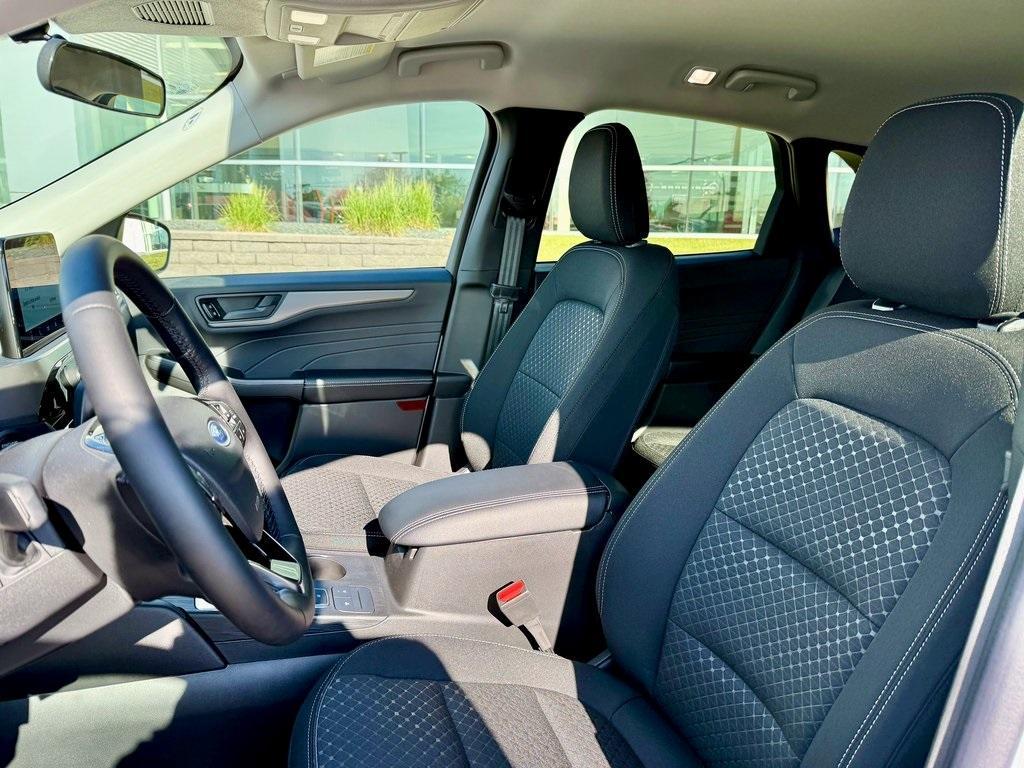 new 2025 Ford Escape car, priced at $29,881