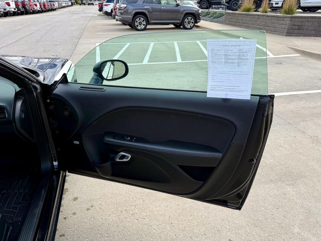 used 2015 Dodge Challenger car