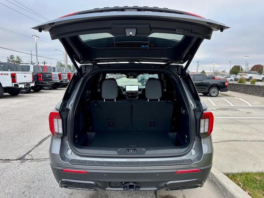 new 2025 Ford Explorer car, priced at $51,290