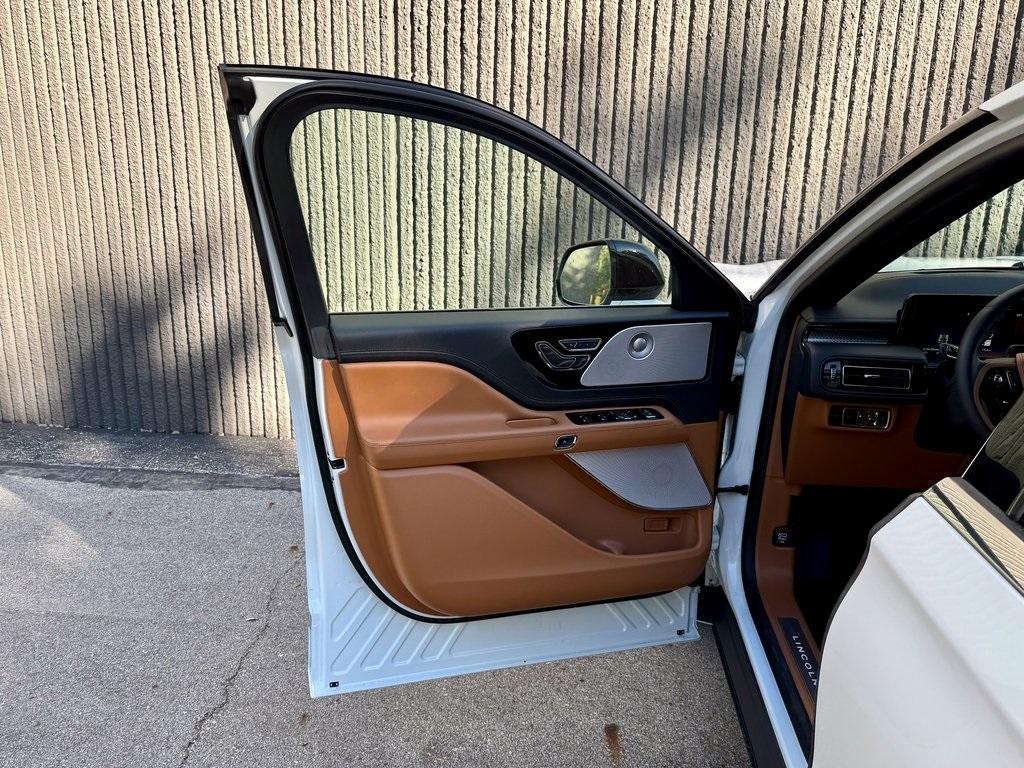 new 2026 Lincoln Aviator car, priced at $88,705