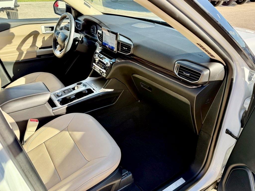 used 2023 Ford Explorer car, priced at $33,324