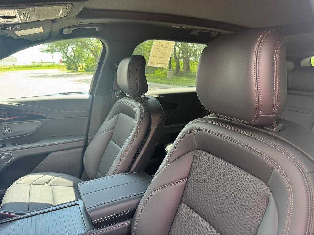 new 2025 Lincoln Nautilus car, priced at $61,832