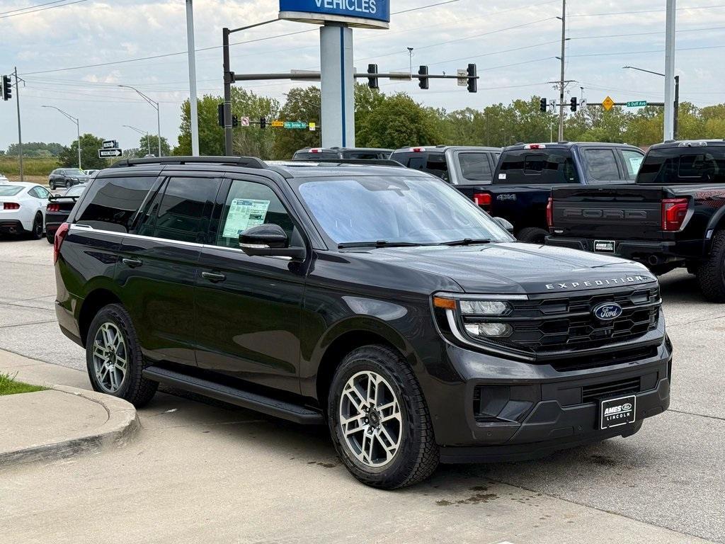 new 2025 Ford Expedition car, priced at $70,593