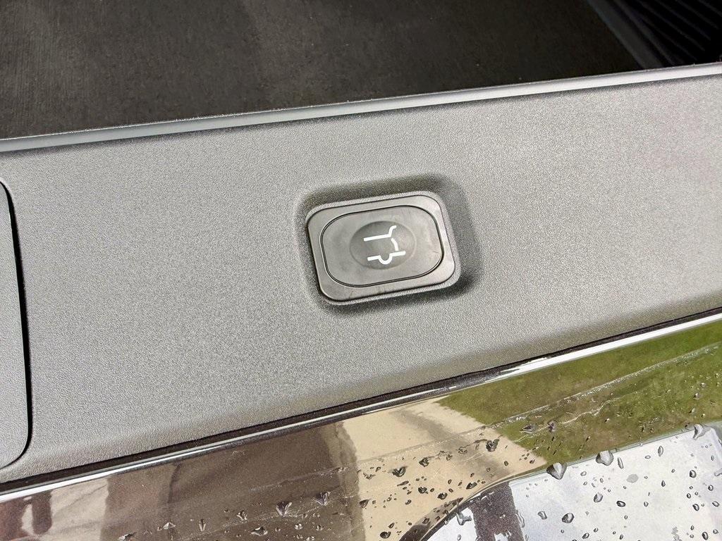 new 2025 Ford Expedition car, priced at $70,593