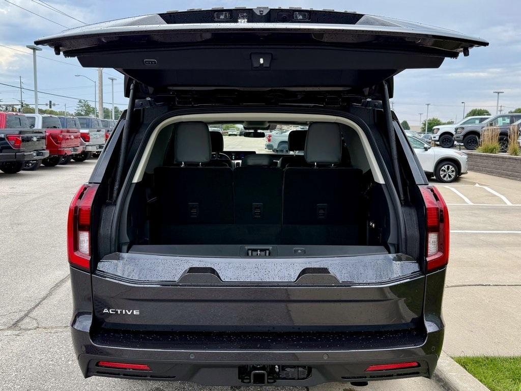 new 2025 Ford Expedition car, priced at $70,593