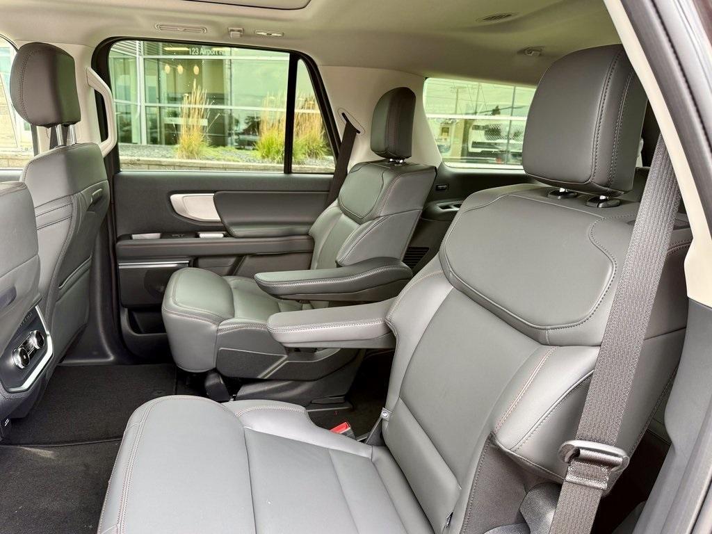 new 2025 Ford Expedition car, priced at $70,593
