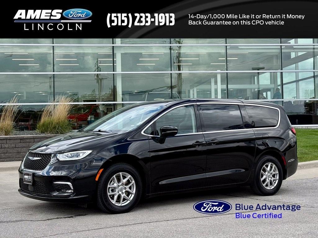 used 2024 Chrysler Pacifica car, priced at $29,433