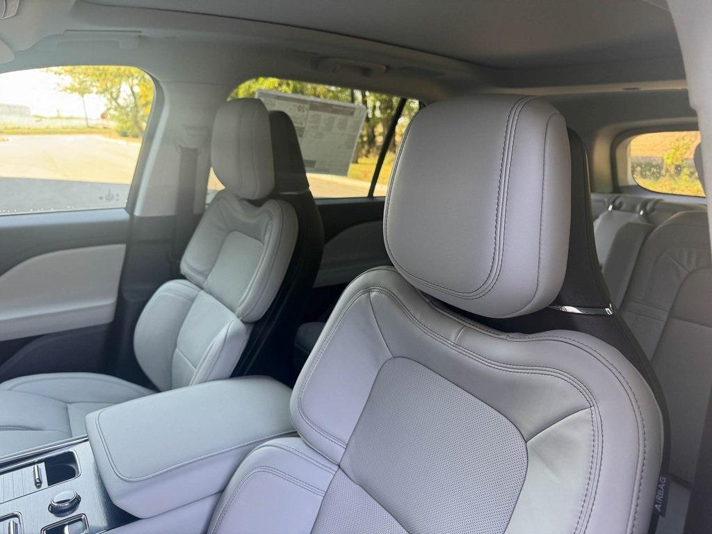 new 2025 Lincoln Aviator car, priced at $75,769